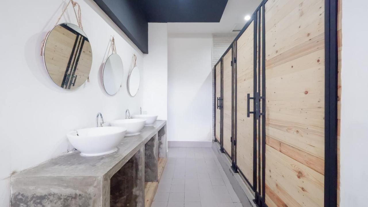Fello B&B Hostel Legian Zewnętrze zdjęcie