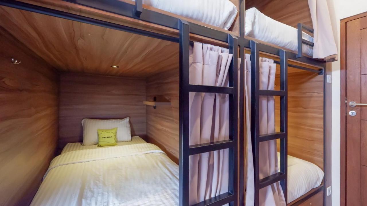 Fello B&B Hostel Legian Zewnętrze zdjęcie
