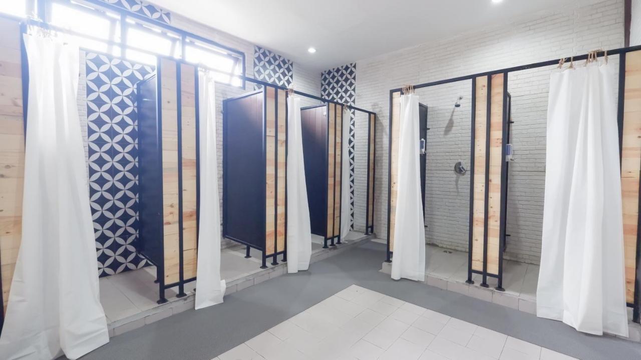 Fello B&B Hostel Legian Zewnętrze zdjęcie